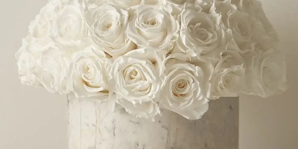 دسته‌گل رز جاودان هدیه ای لوکس